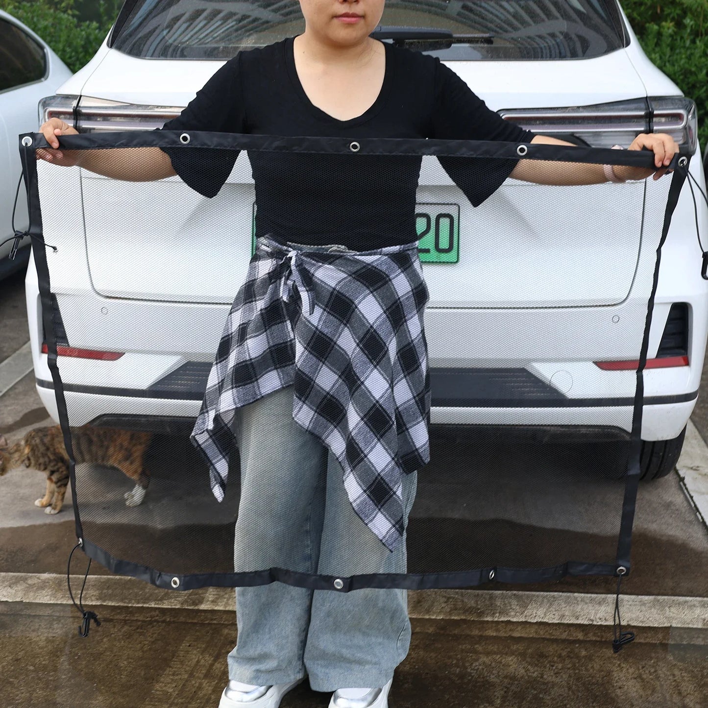 Universal Dog Car Safety Barrier Mesh Net — ISOFIX Compatible for SUVs